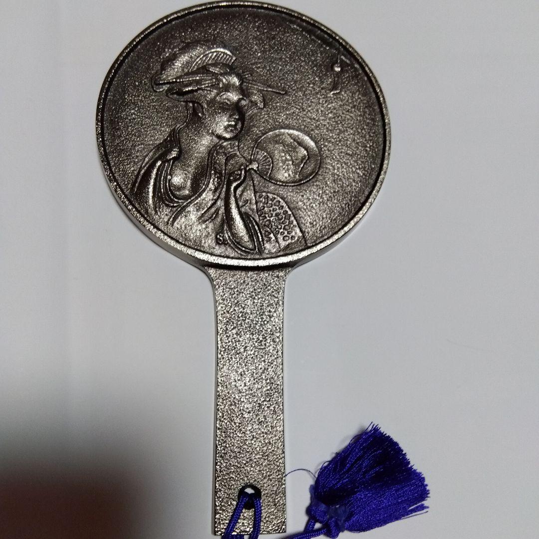 日本の伝統的装飾鏡 鋳鉄製 浮世絵鏡 箱入り