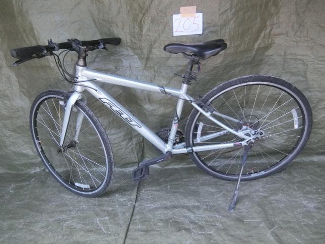 205：FELT　クロスバイク　部品取等ジャンク　引取限定：埼玉県所沢市