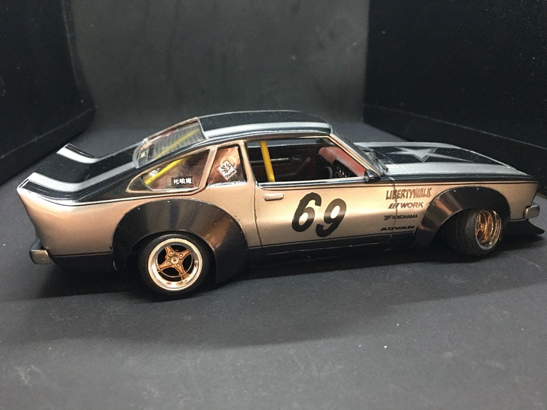 旧車プラモデル完成品コスモAPアオシマ