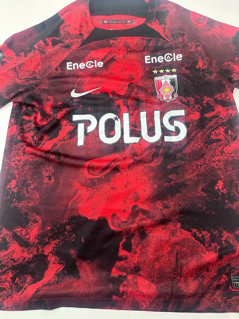 浦和レッズ 2024 岩尾憲選手　６番　サイン入り