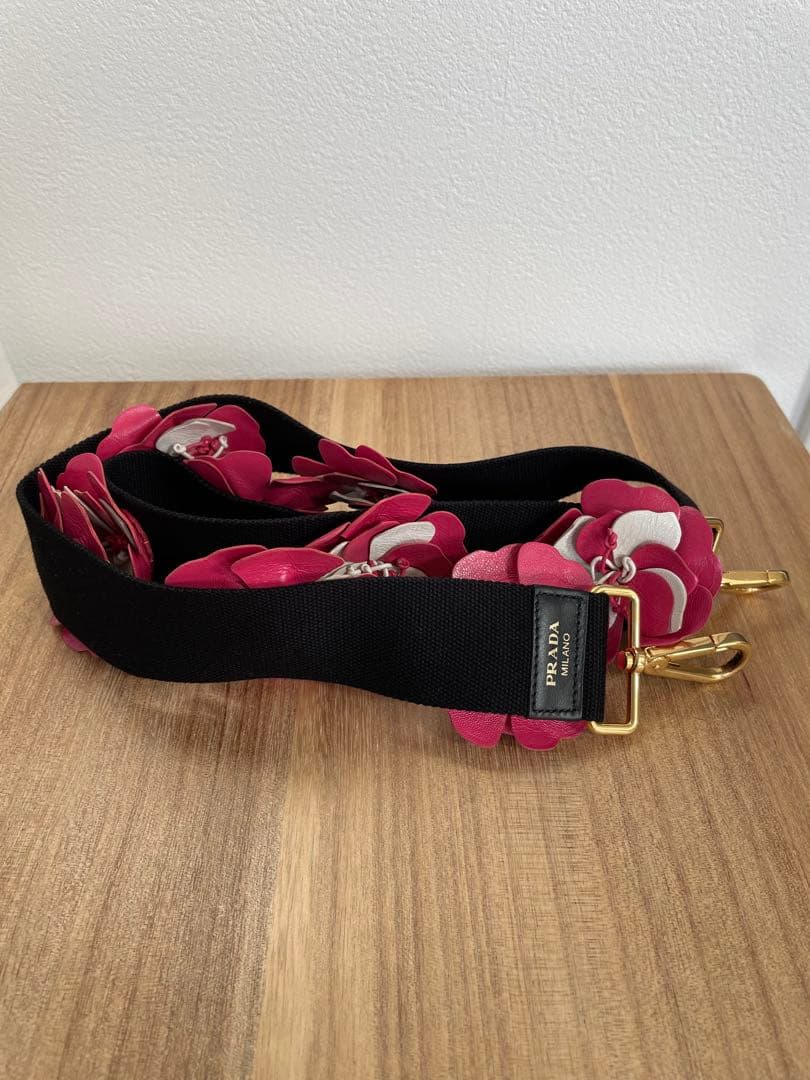 ✨美品✨PRADA　ショルダーストラップ　レザーフラワー　ピンク　ブラック