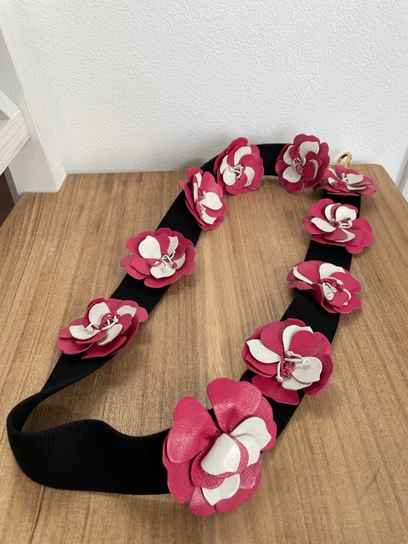 ✨美品✨PRADA　ショルダーストラップ　レザーフラワー　ピンク　ブラック