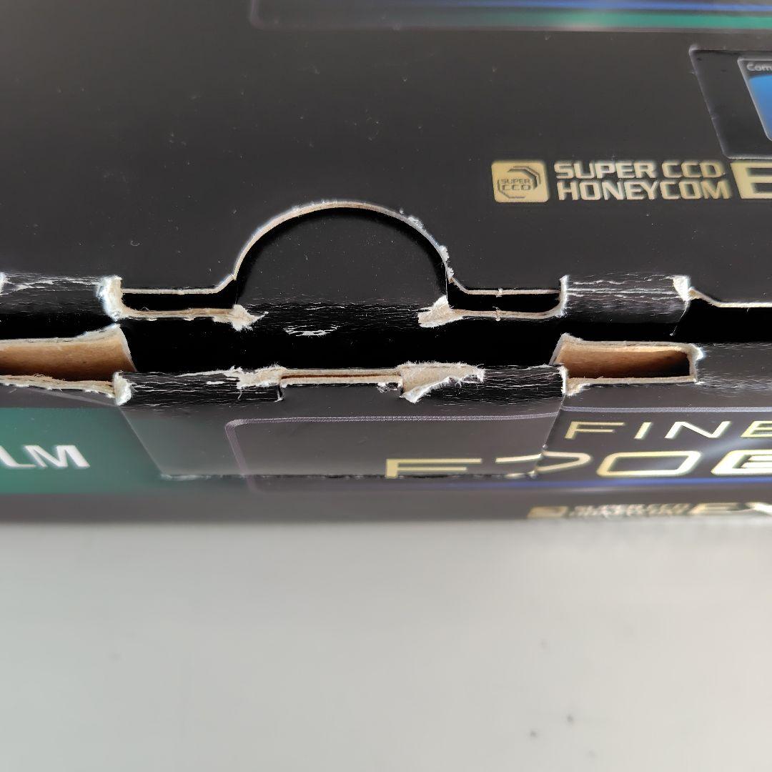 デジカメ　デジタルカメラ　FINEPIX F70EXR FUJIFILM