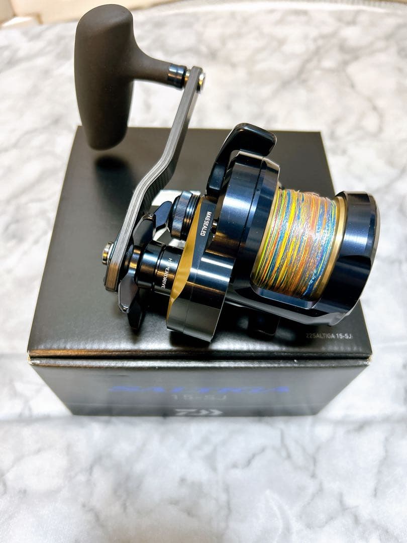 【特価】 ⭐️極美品⭐️ ダイワ 22 ソルティガ 15-SJ 右巻き