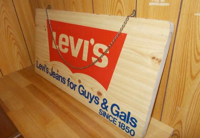 リーバイス・木製看板②