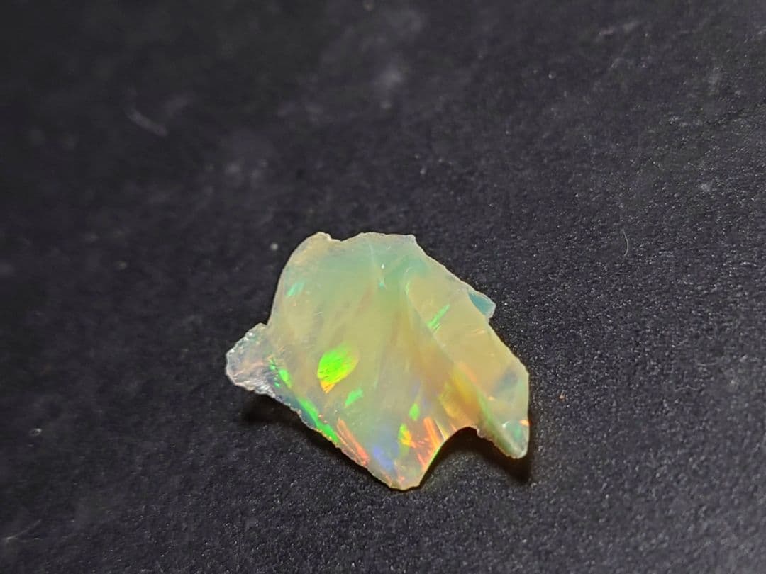 エチオピアウェロ産　オパール　ジュエリーグレード　原石　鉱物標本