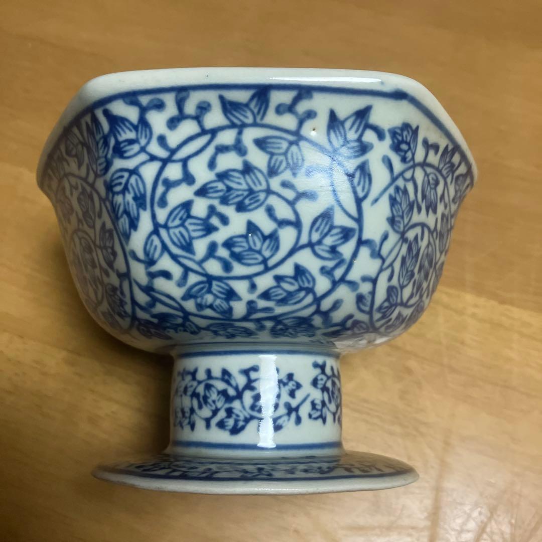 染付花唐草文六角縁高台杯（杯洗？）