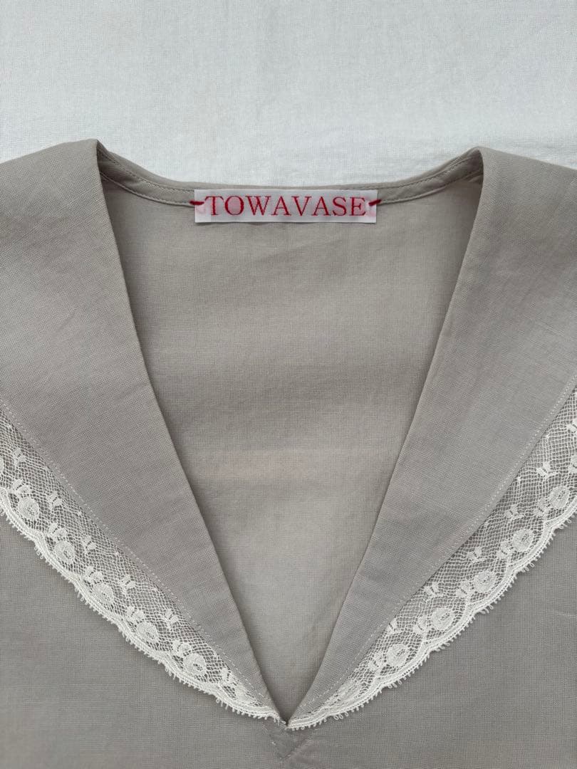 完売 TOWAVASE Leavers blouse (gray)