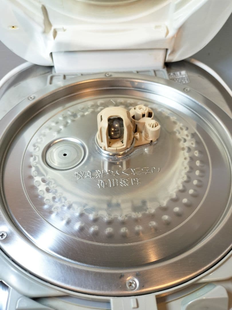 【良品】TOSHIBA 10合　真空圧力IH ジャー炊飯器