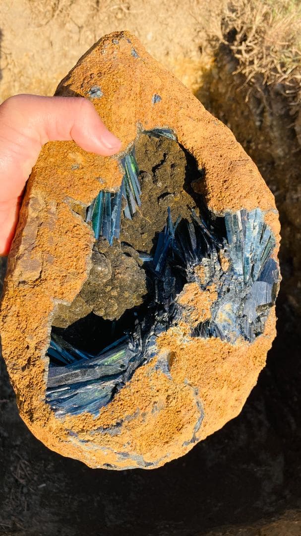 【価格交渉ok！！】2kg超え母岩つき超特大ビビアナイト（藍鉄鉱）青緑色の鉱物