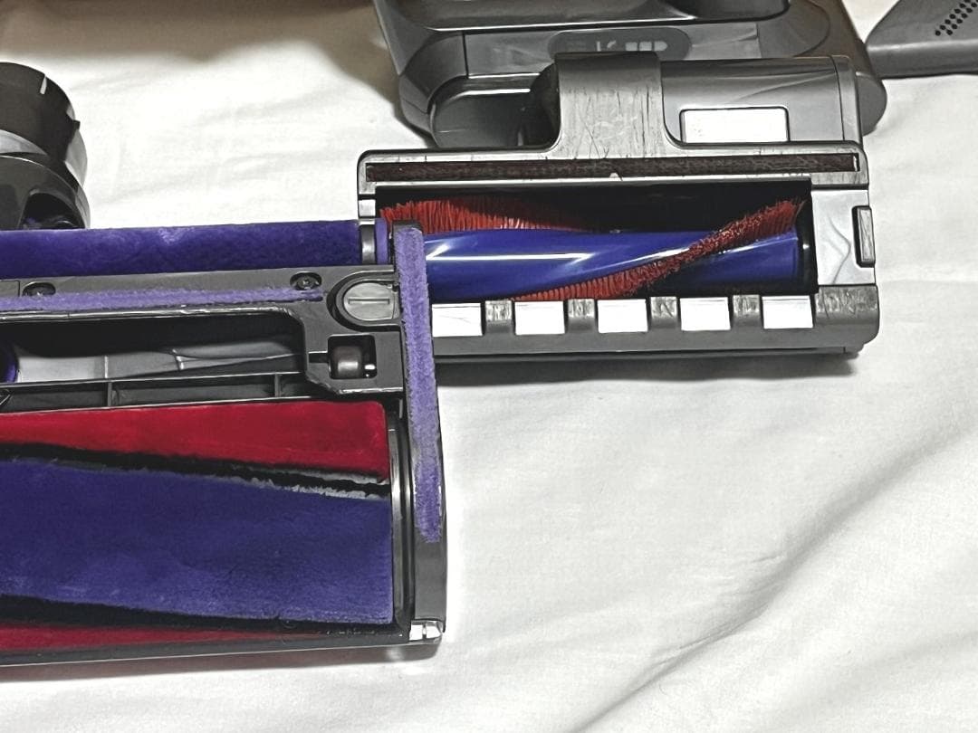 お買い得！57分稼働Dysonダイソン　サイクロンクリーナーSV12/V10良品