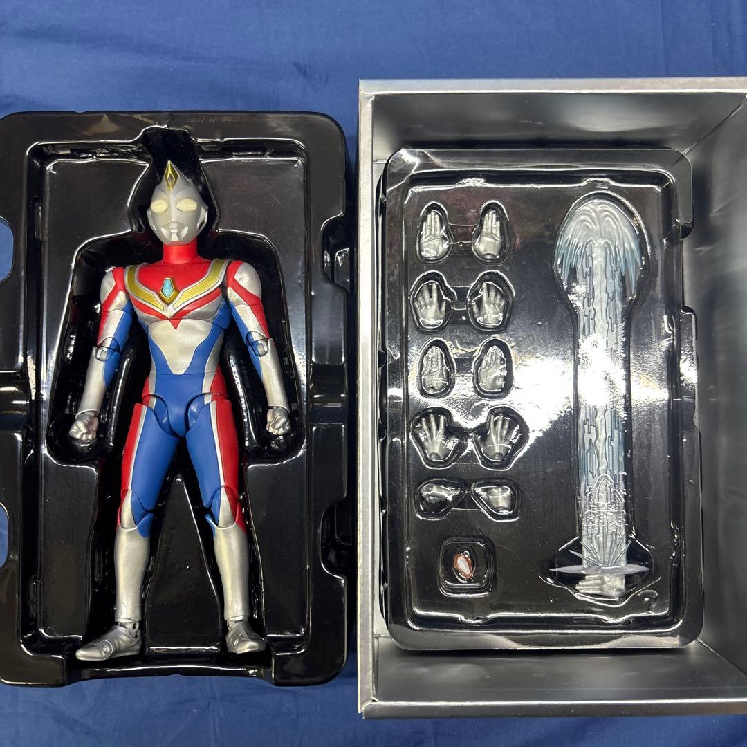 真骨彫　ウルトラマンダイナ　シンウルトラマン