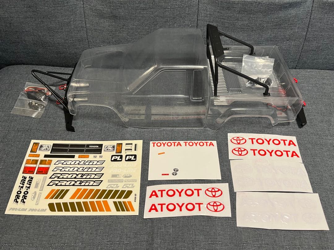 Pro-Line 1/10 ハイラックス ボディ 前後バンパー ロールケージ付き