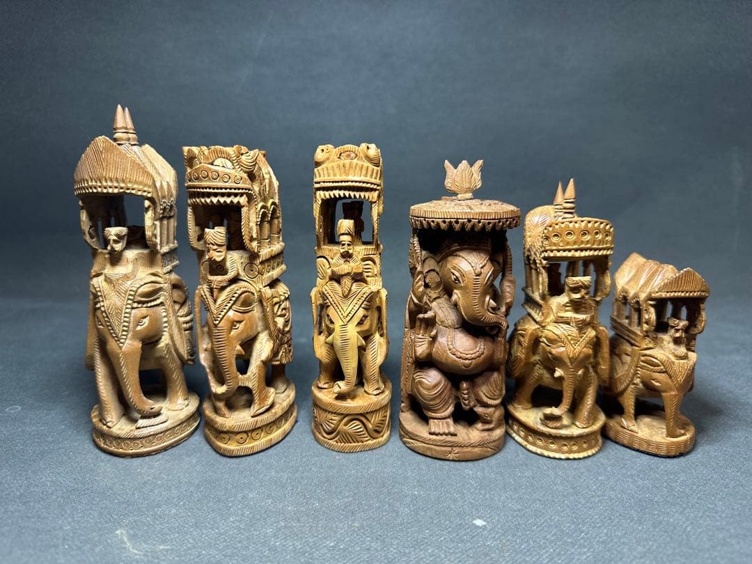 インド　白檀　木彫り　象　仏教美術　仏像 骨董 木像　木製　密教　置物