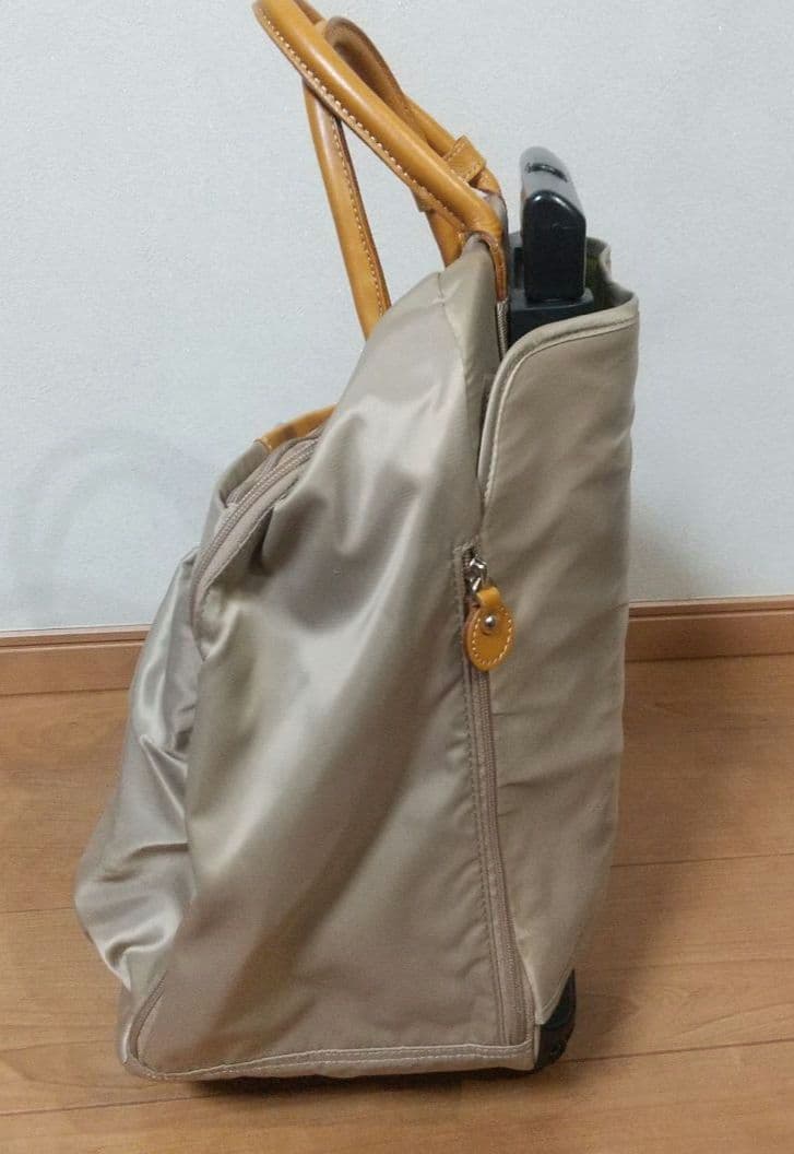 カナナプロジェクト　トロリーキャリーバッグ　ベージュ　機内可