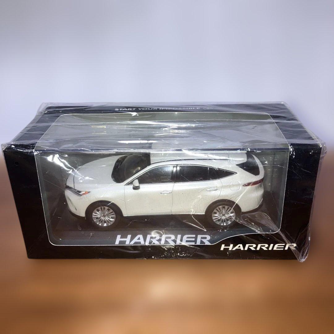 トヨタハリアー ミニカーカラーサンプル ホワイトパールクリスタルシャイン 非売品