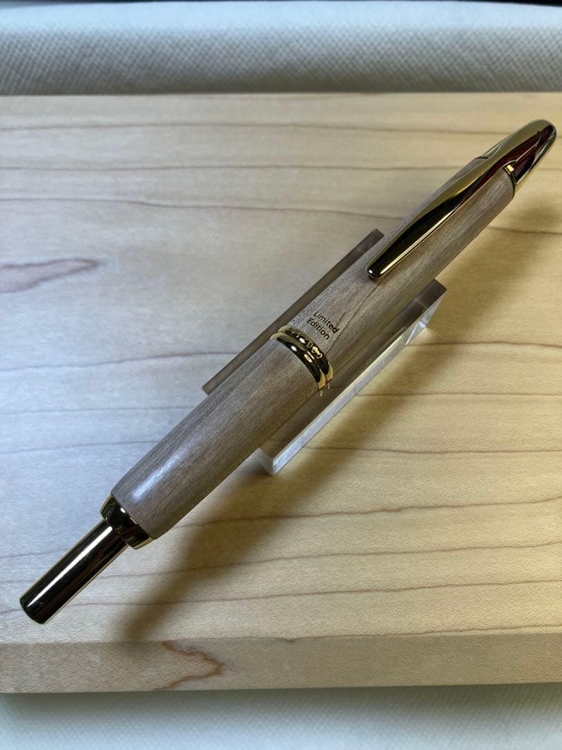 PILOT パイロット 万年筆 キャップレス カエデ 中字　キャップレス50周年