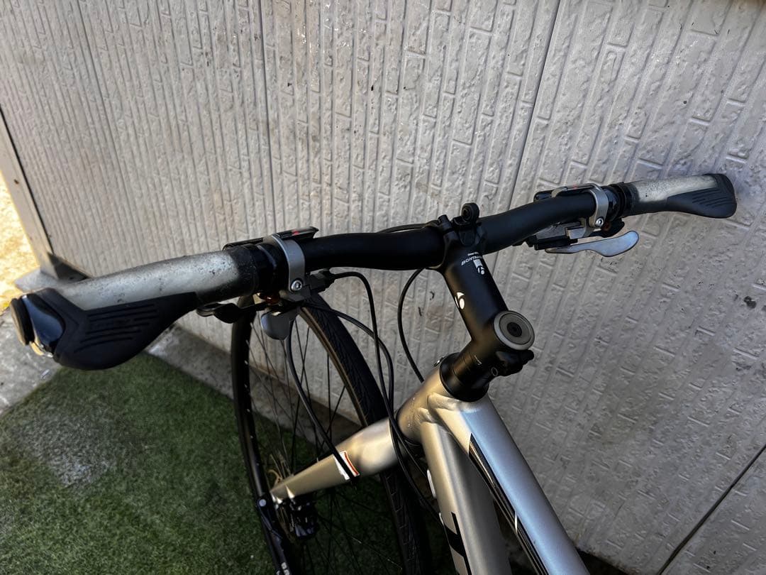 TREK FXS4 トレック　ロードバイク