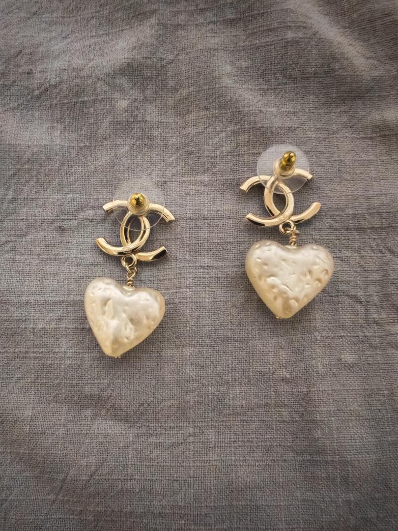 極美品 CHANEL シャネル ピアス CCロゴ ハート パール ゴールド