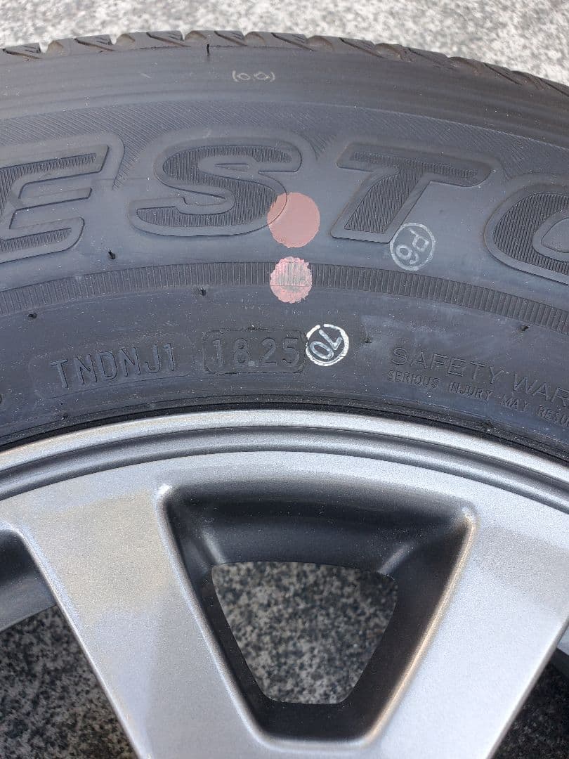 ジムニー　ノマド　純正アルミ＋タイヤ　新車外し　センターキャップ付き