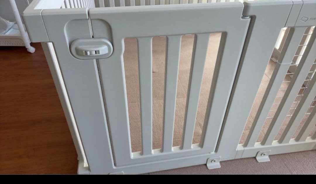 ペットサークル 開閉式ドア付き　ベージュDoriDori 26日粗大ゴミ出します