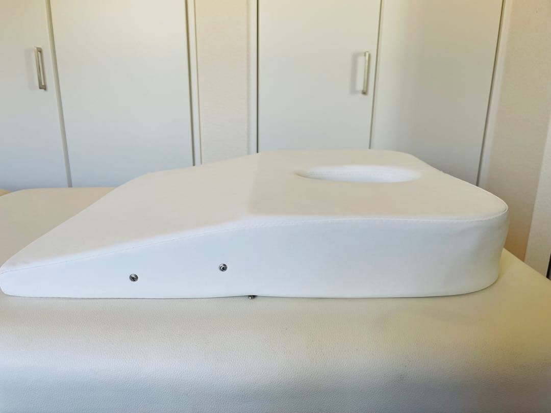 【おまけ盛りだくさん】折りたたみ軽量エステベッド＊引き取り可能な方