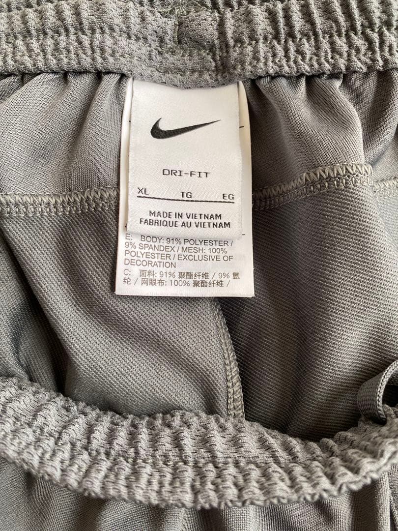 浦和レッズ　支給品練習着　ピステ　ハーフパンツ　おまけインナー付