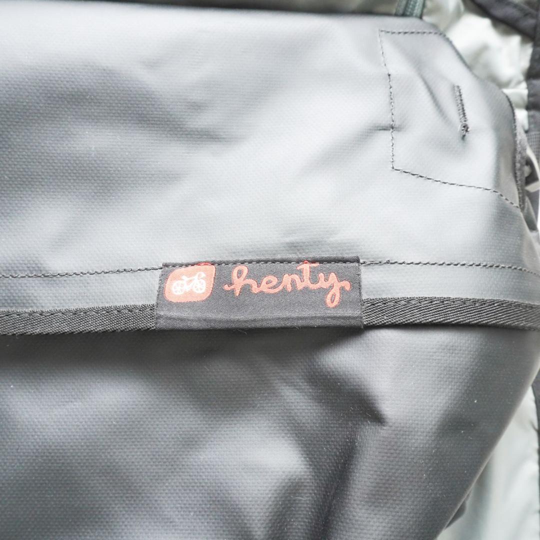 Henty ガーメントバッグ ナイロン カーキグレー@JH27