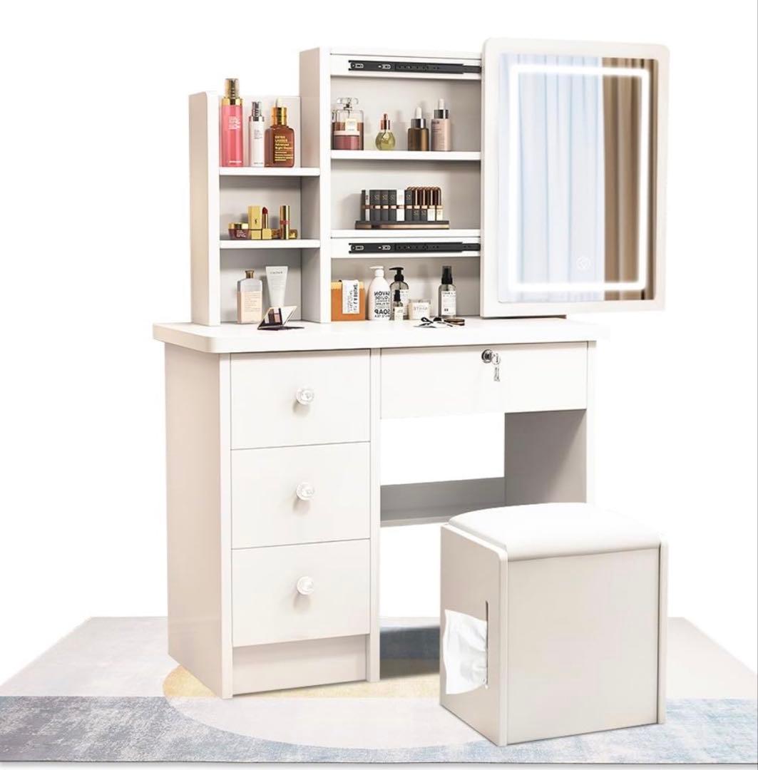 ホワイトドレッサー LEDライト付き　未開封