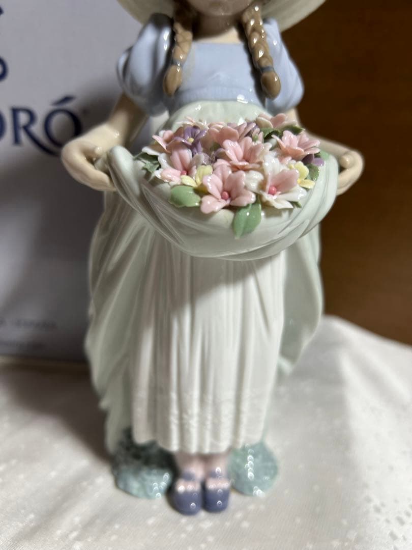 専用品です。Lladro 少女像 陶器製 約23cm 元箱付き