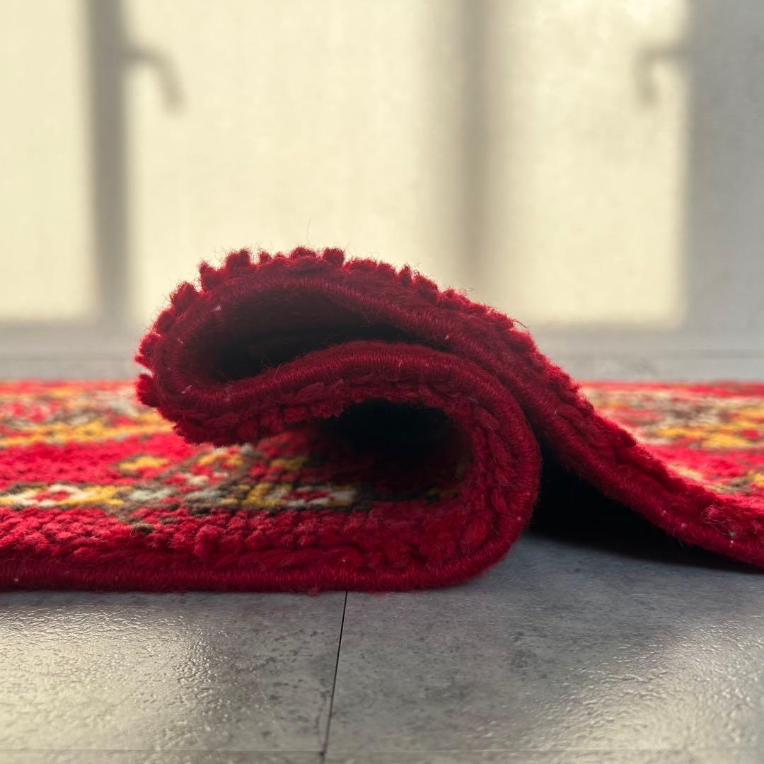 【1990s Vintage】ブルガリア産 125cm × 68cm 厚手ラグ