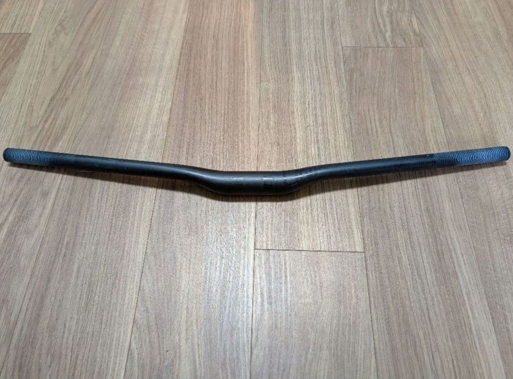 OneUp Carbon Handlebar 20mmライズ 750mm幅