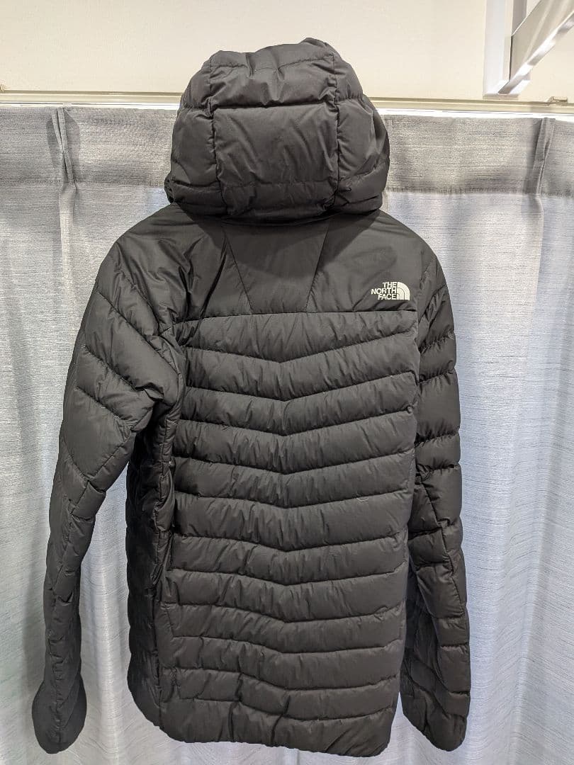 【美品】ノースフェイス NY82211 ブラック サンダーフーディメンズ　XL