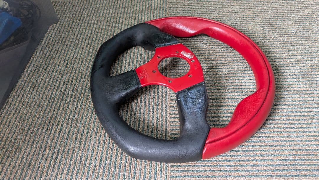 MOMOステアリング COMMANDO2 32φ　モモハン　コマンド2