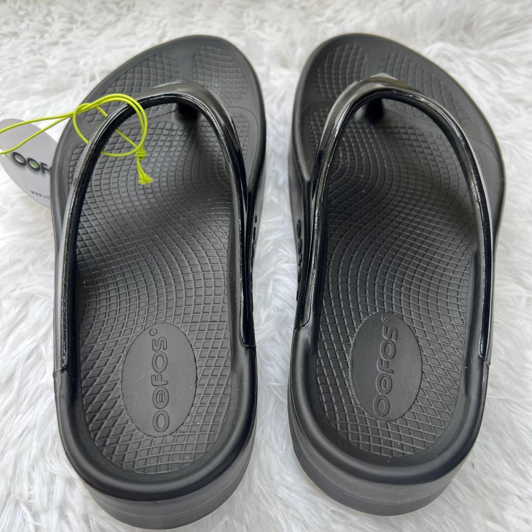正規品 レディース　OOFOS ウーフォス ウーメガ 黒OOMEGA 箱付き25