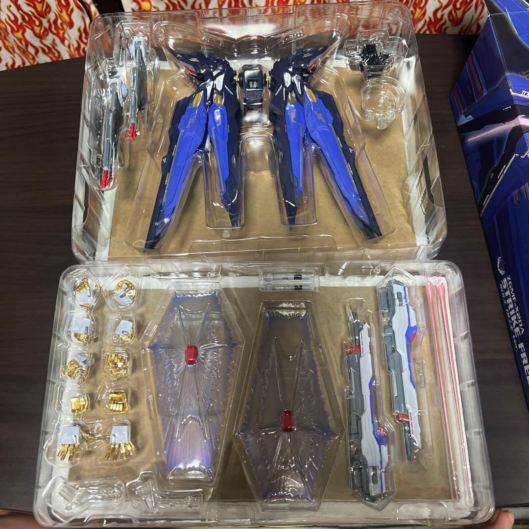 メタルビルド　ストライクフリーダム　Soul Blue 光の翼付き