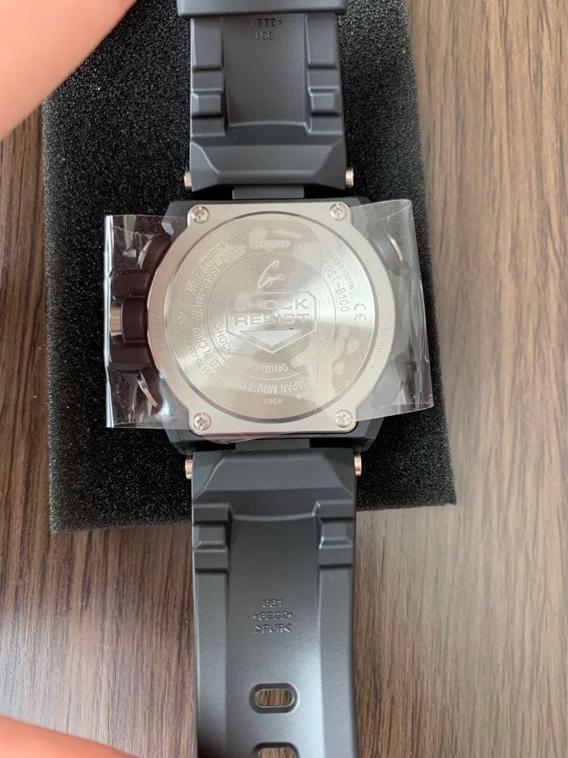 【新品】定価6万円 CASIO G-SHOCK GST-B100 電波ソーラー