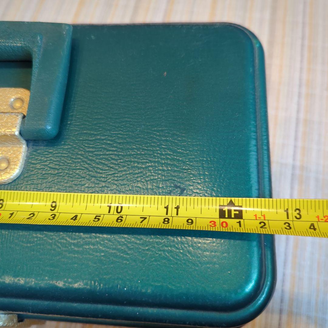 アムコ　UMCO タックルボックス 133U 緑