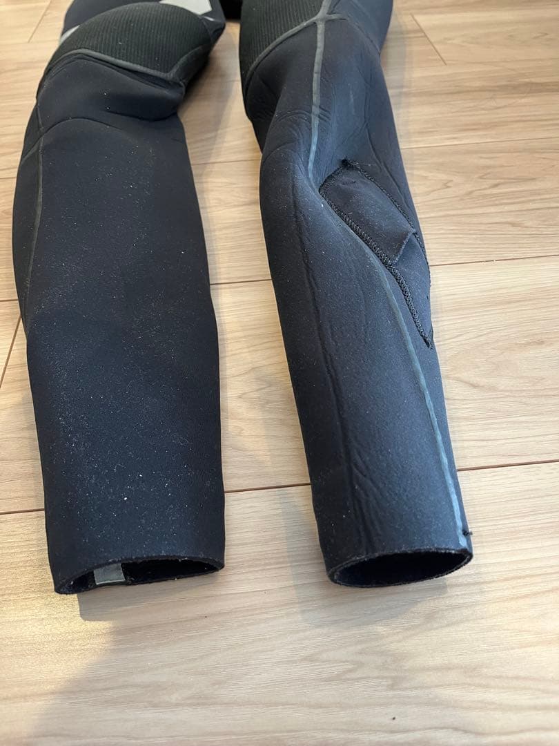 【美品】ハーレーSサイズ　フード付きセミドライウェットスーツ5mm