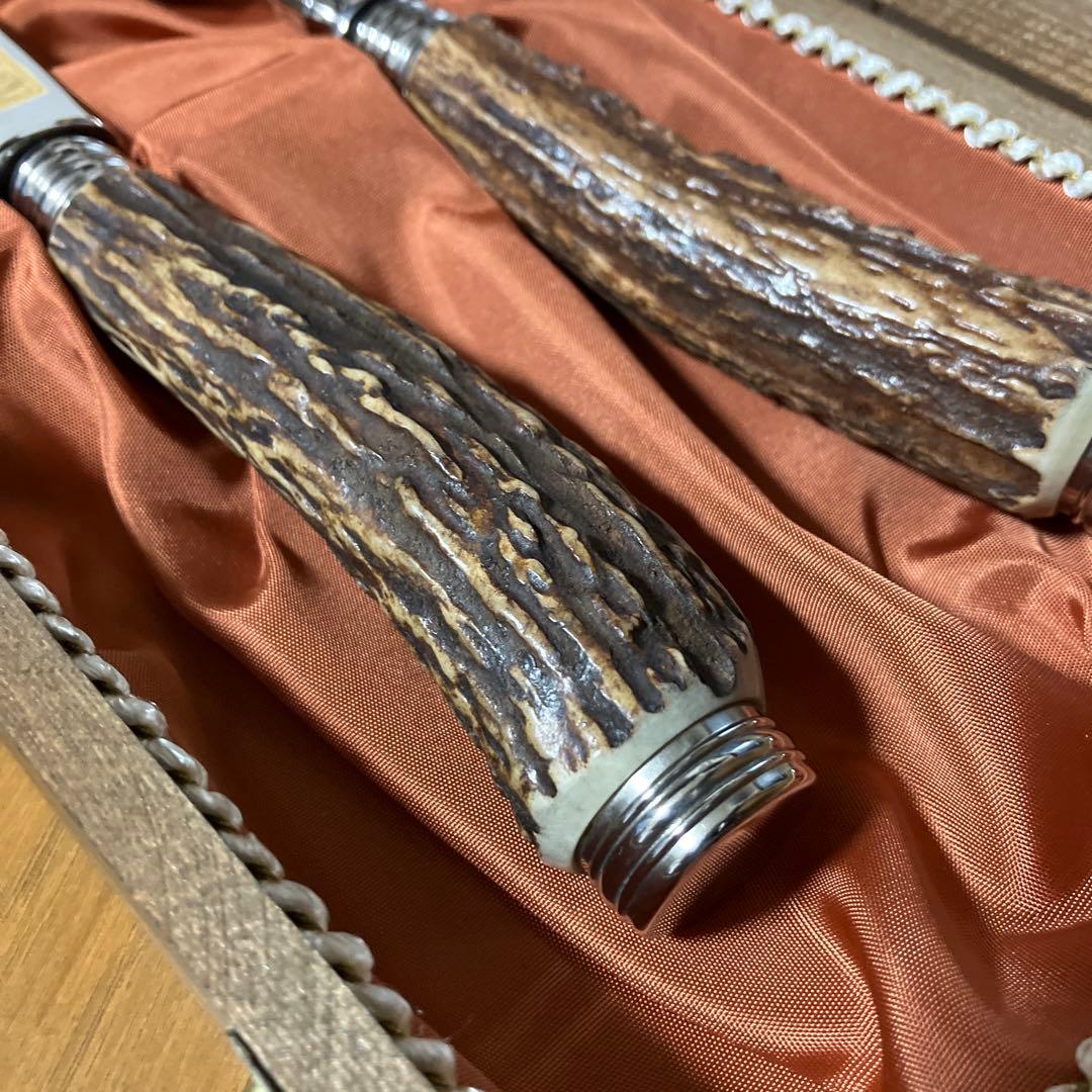 ゾーリンゲンの鹿柄カービングナイフ&フォークセット