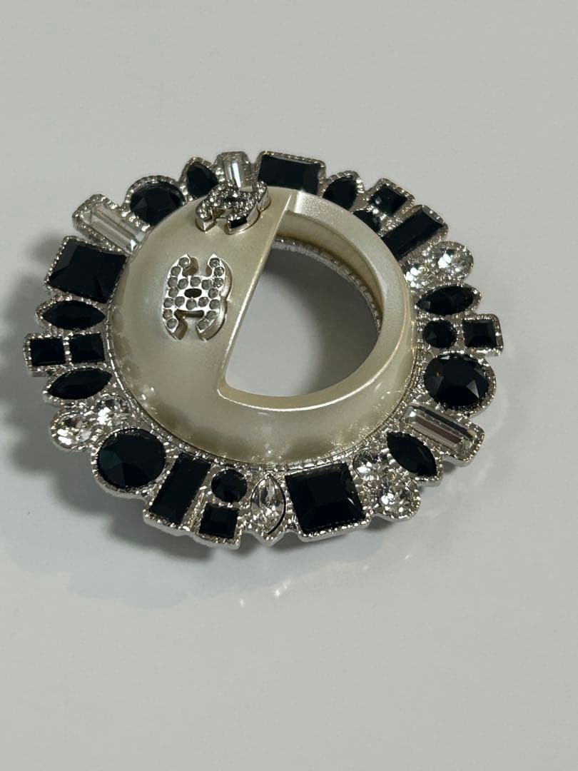 シャネル ココマーク スマイル ラインストーン ブローチ B17V