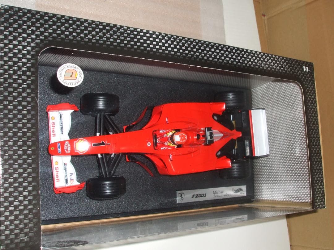 未開封　フェラーリ　F２００１　M・シューマッハ　＃１　マテル　１／１８