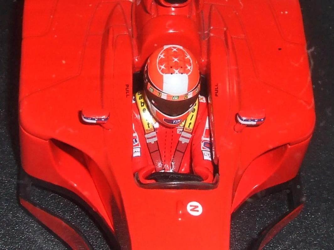 未開封　フェラーリ　F２００１　M・シューマッハ　＃１　マテル　１／１８