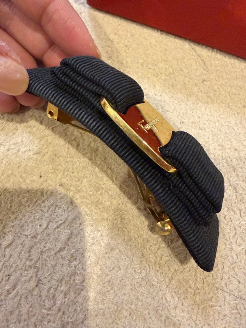 Salvatore Ferragamo ブラックヘアクリップ