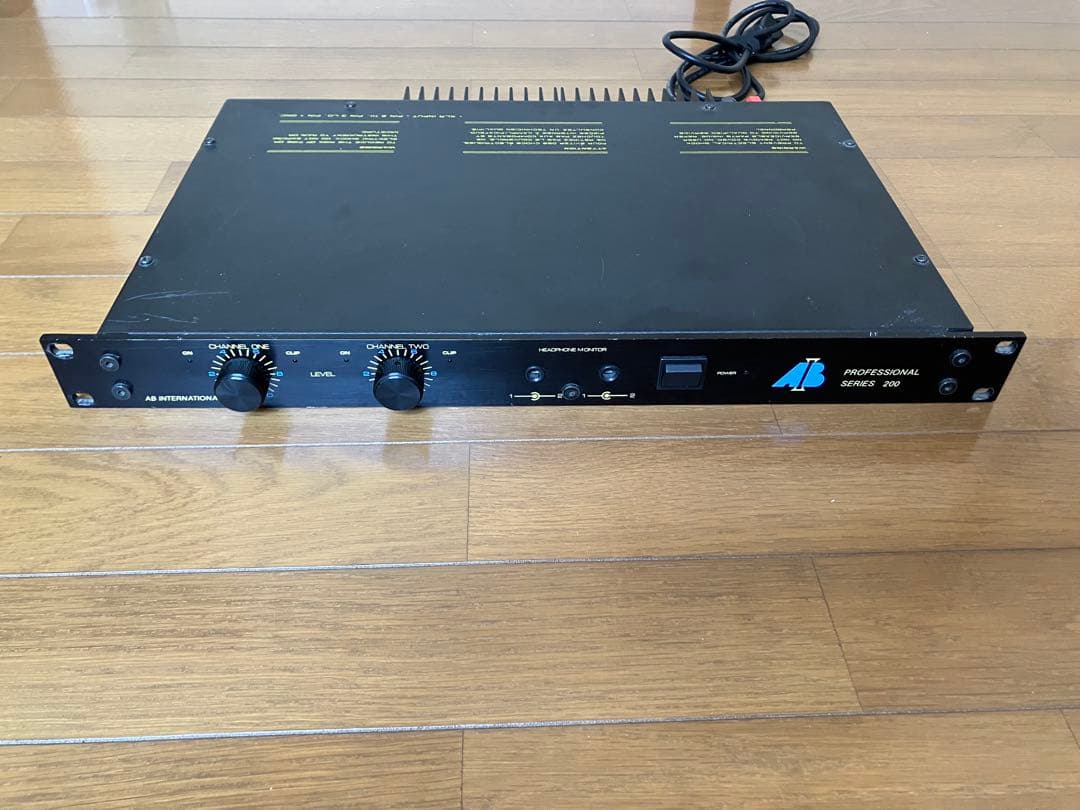 AB PROFESSIONAL SERIES 200 パワーアンプ