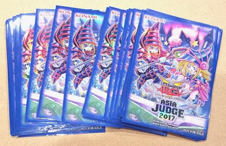 遊戯王　ASIA JUDGE 2017 トゥーン スリーブ　30枚