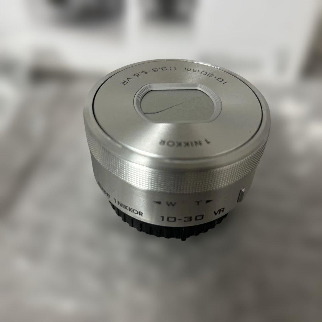 「美品」Nikon 1 J4 ミラーレスカメラ ダブルズームキット
