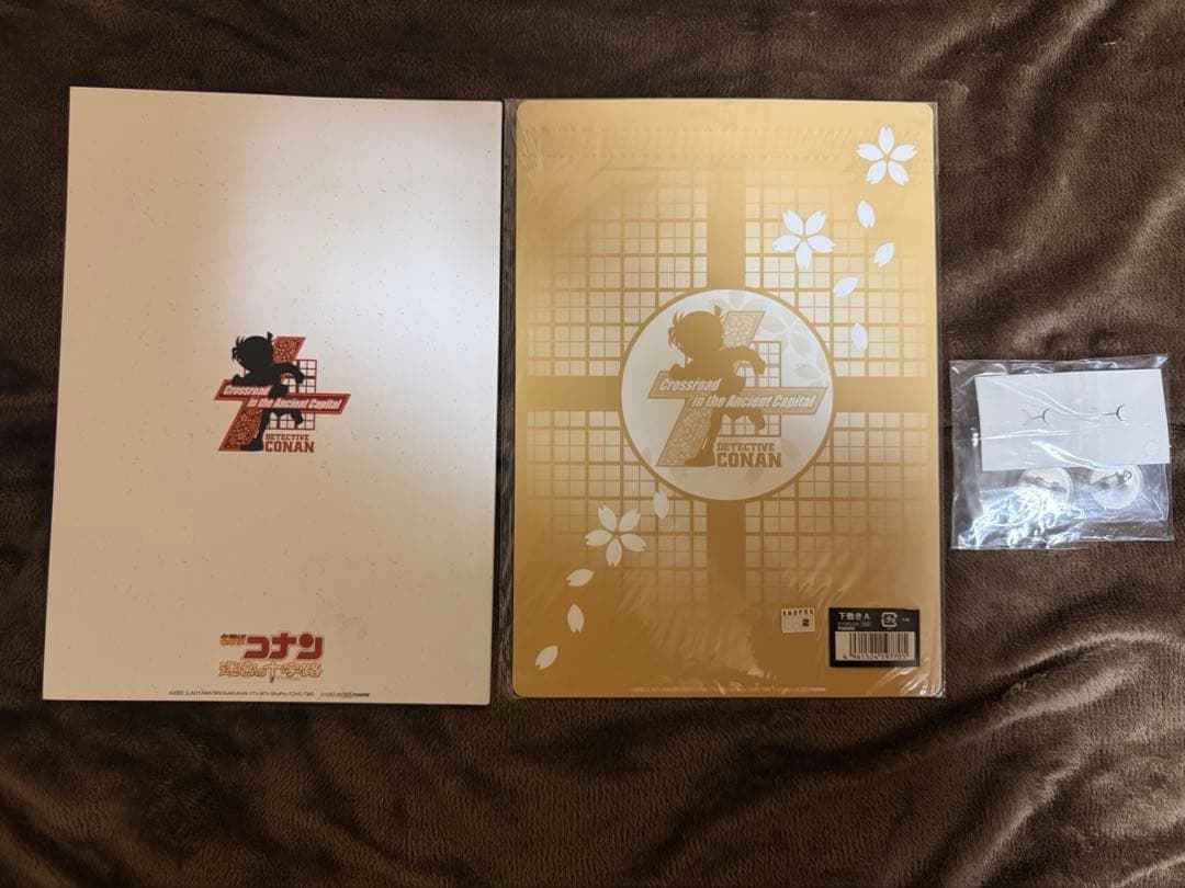 名探偵コナン 迷宮の十字路 下敷き ノート 缶バッジ