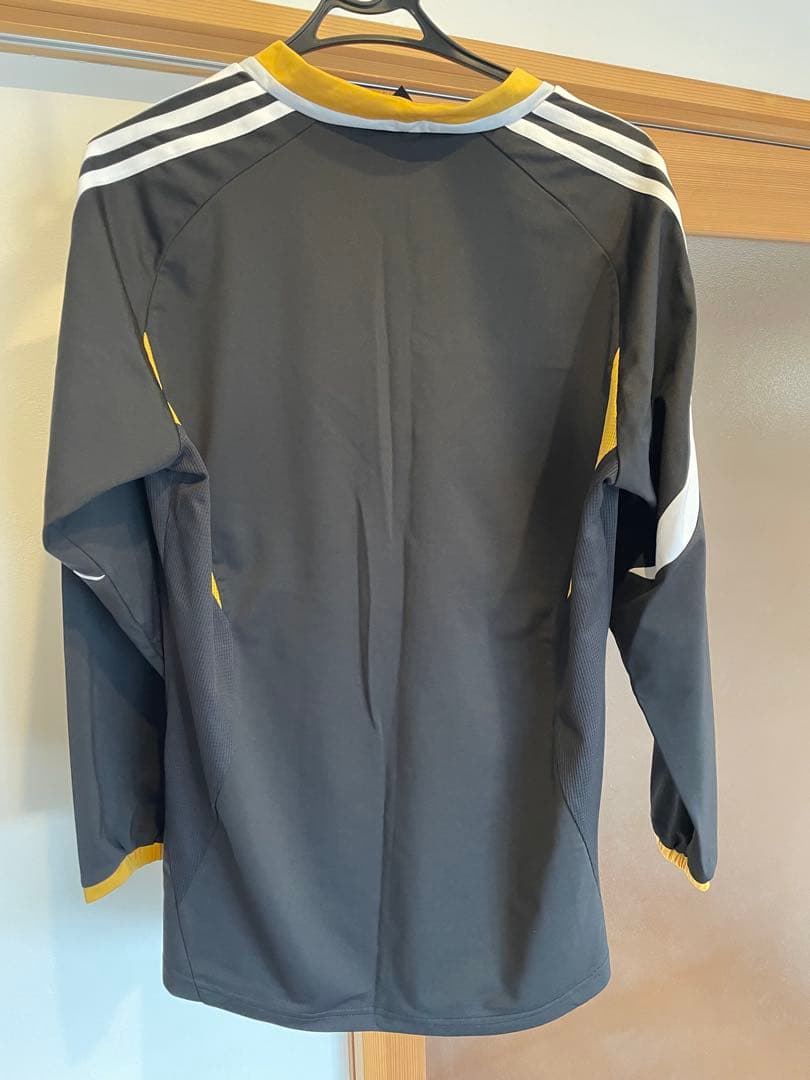 adidas 黒/黄 長袖サッカーウェア Lサイズ