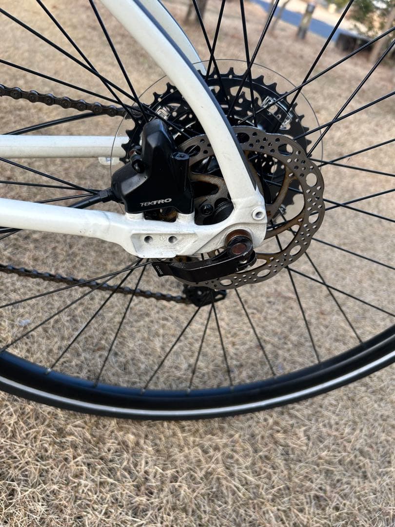 【超美品】CANNONDALE クロスバイク QUICK 4+付属品